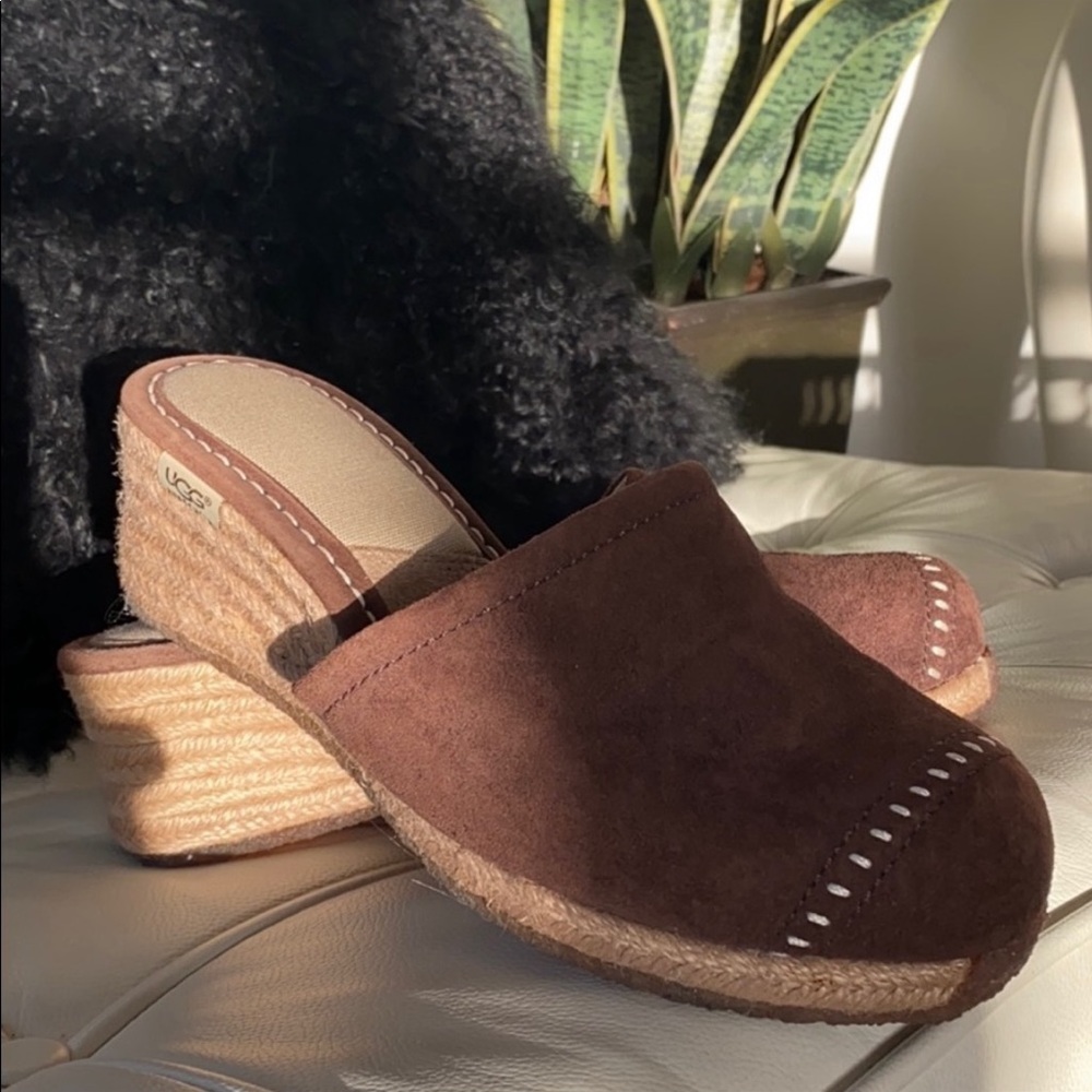 UGG WEDGE MULES